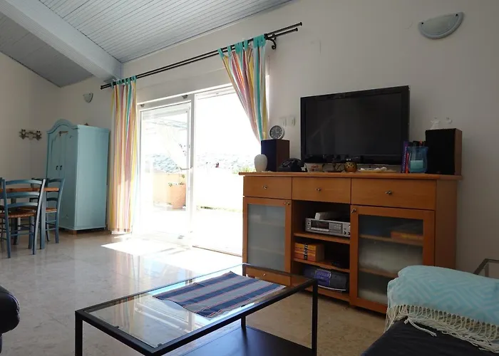 Paula 6+1 Apartment *